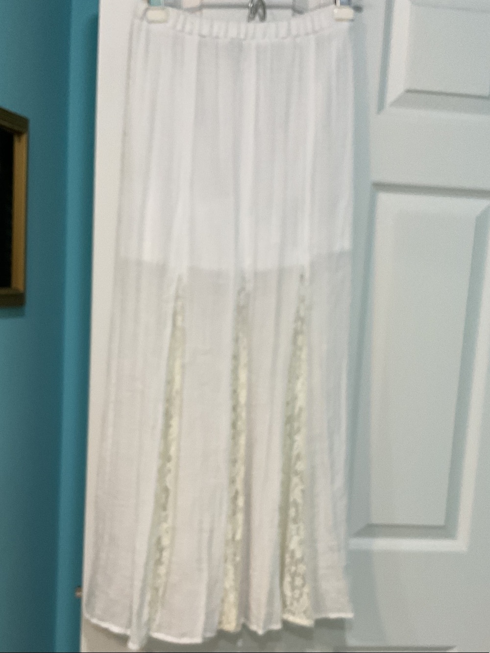 Ladies lace & gauze skirt